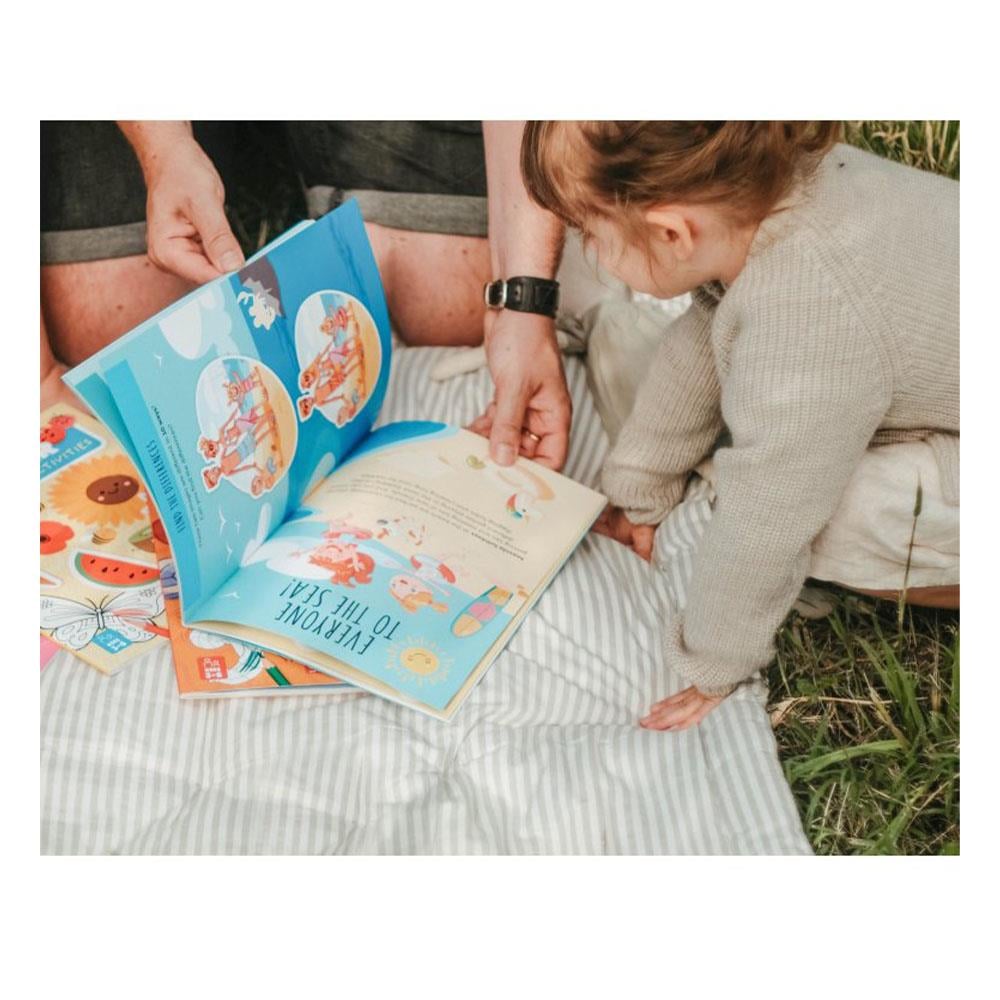 The Holidays - Sticker and Activities Çocuk Kitapları Uzmanı - Children's Books Expert