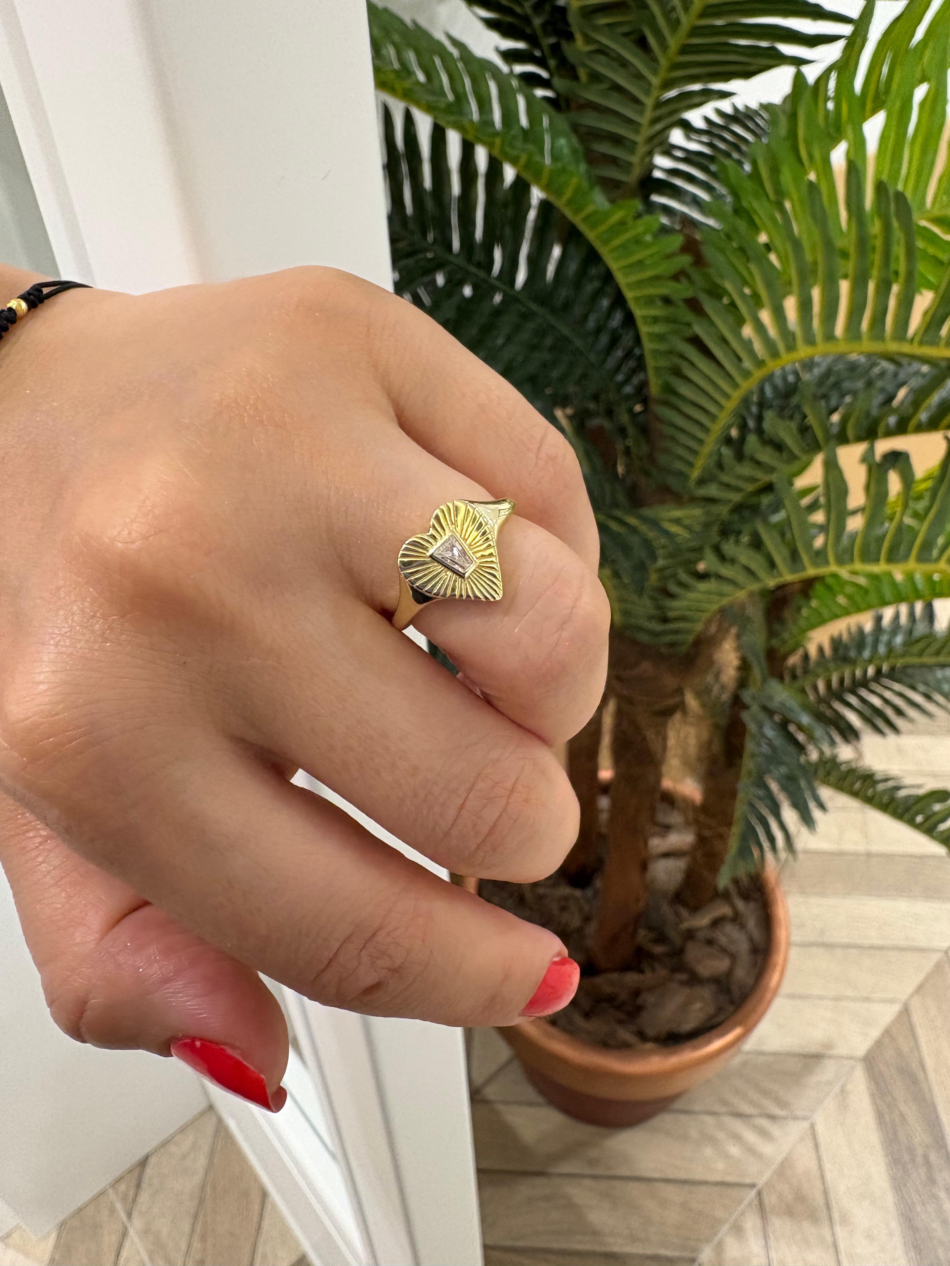 Kadın Gümüş Baget Taşlı Kalp Yüzük