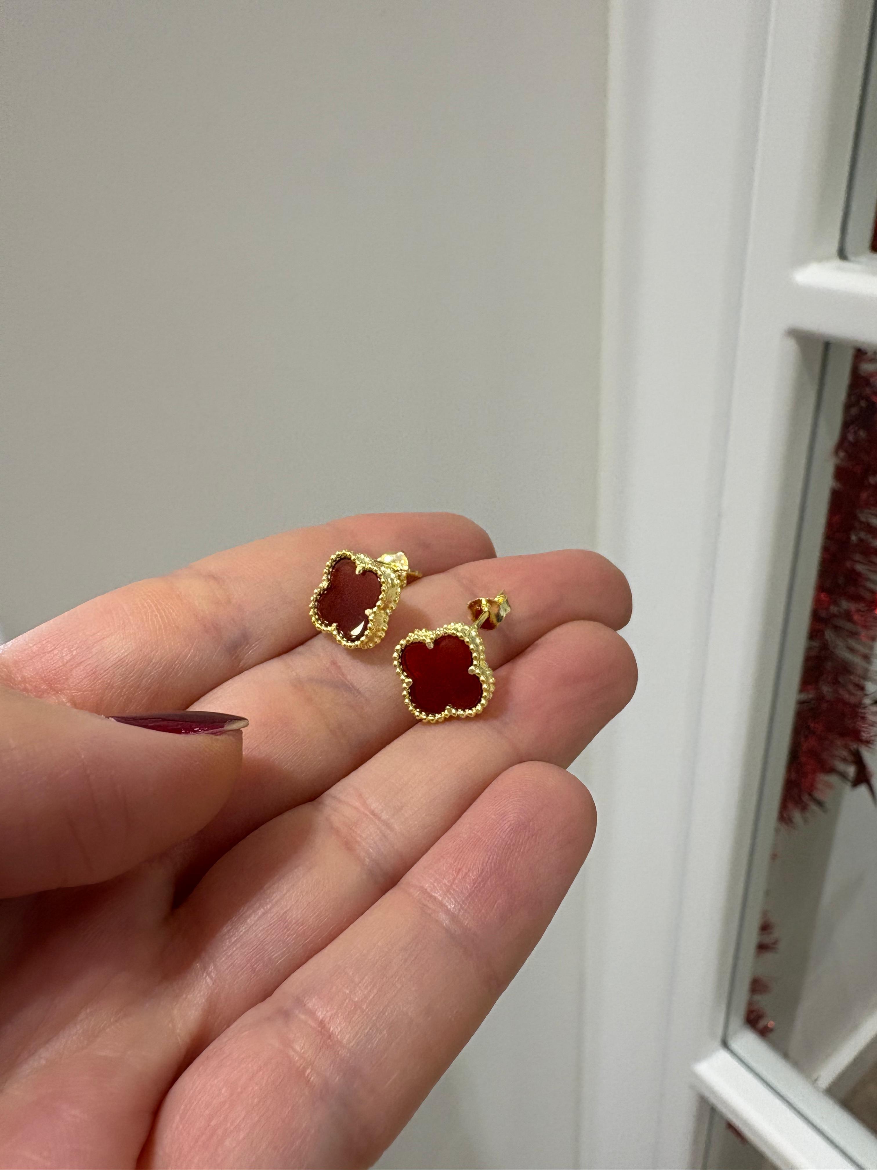 Kadın Gümüş Bordo Mineli Yonca Küpe