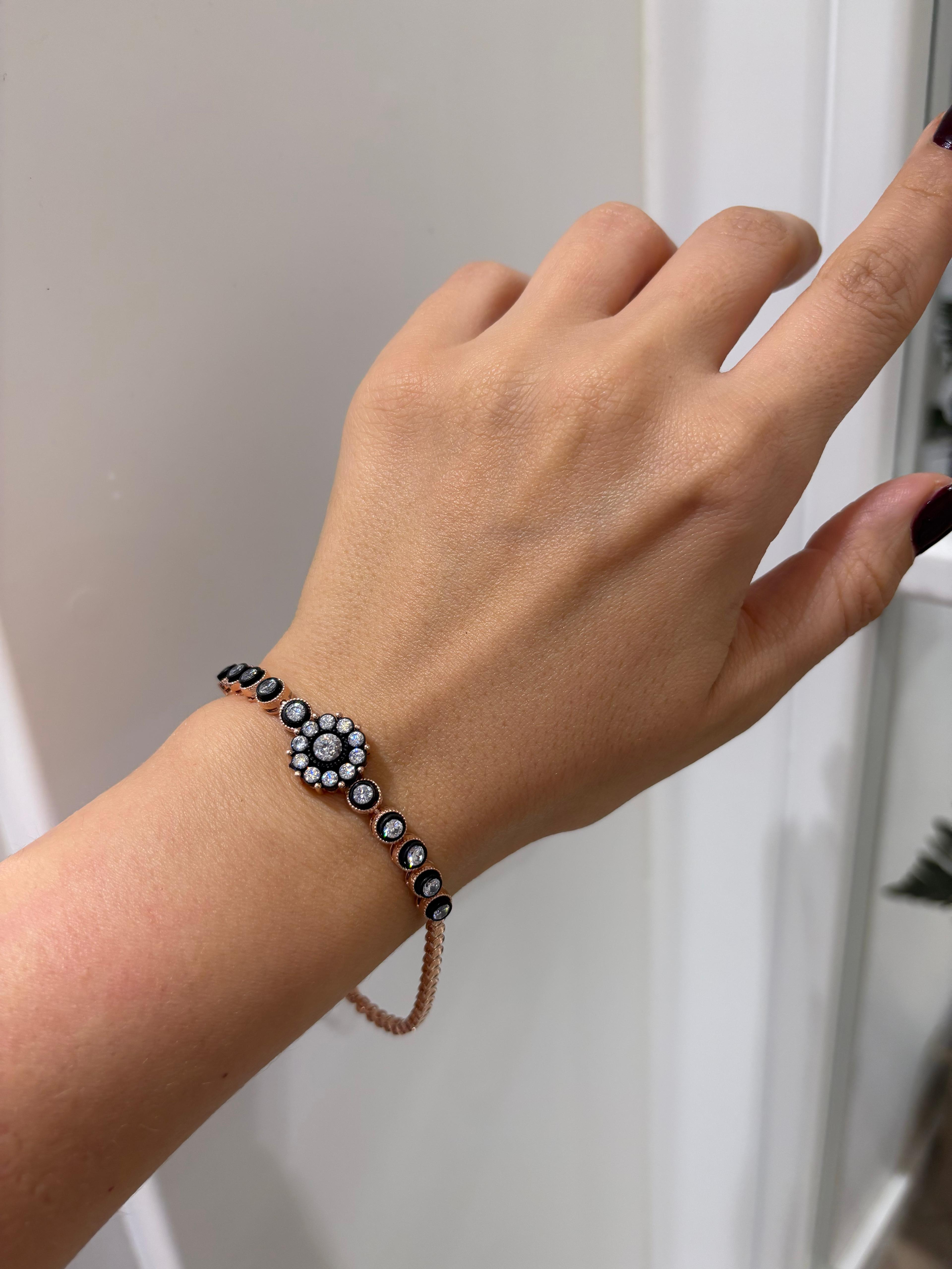 Kadın Gümüş Çiçekli Elmas Montör Bileklik