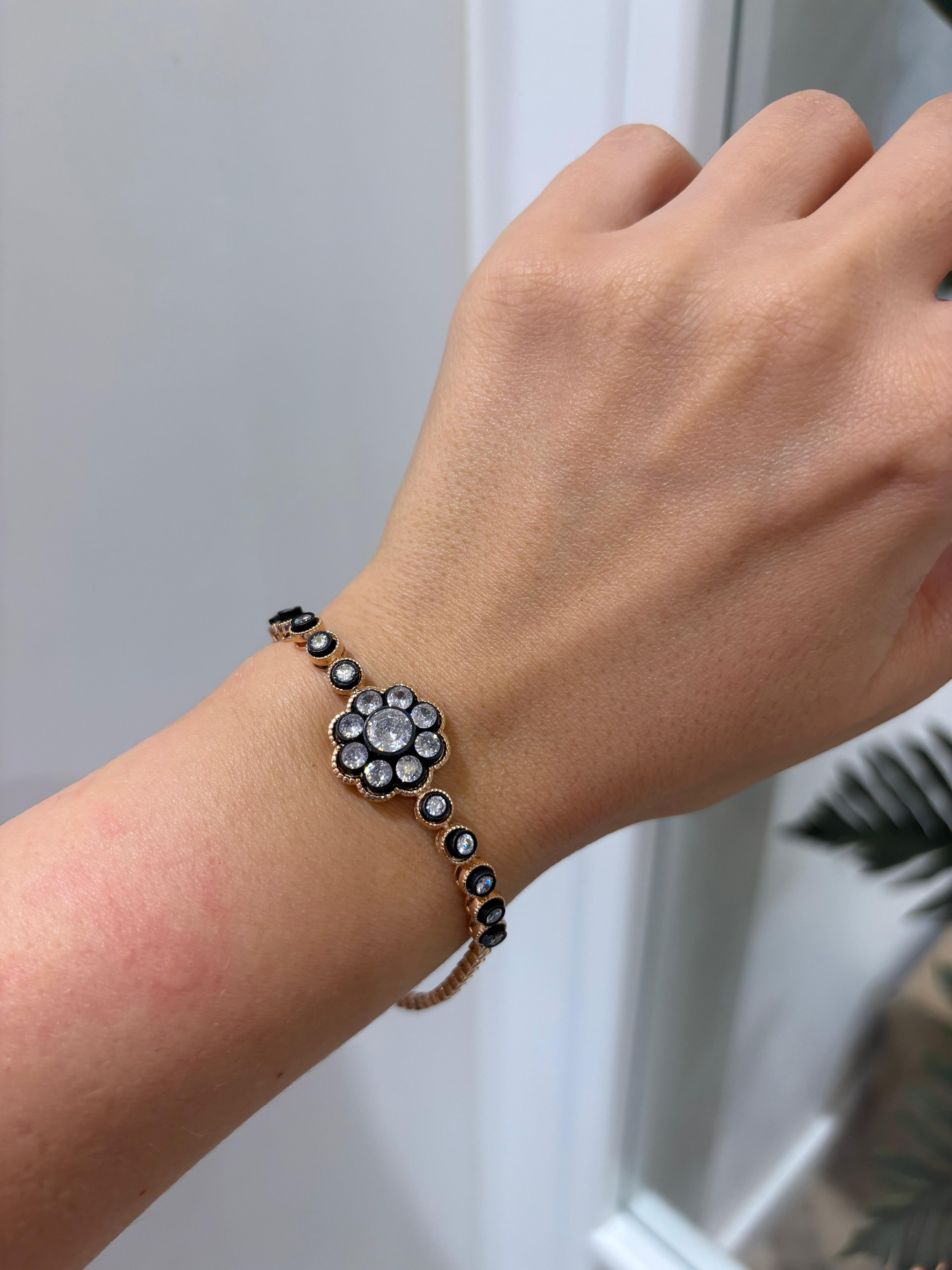 Kadın Gümüş Çiçekli Elmas Montör Bileklik 2