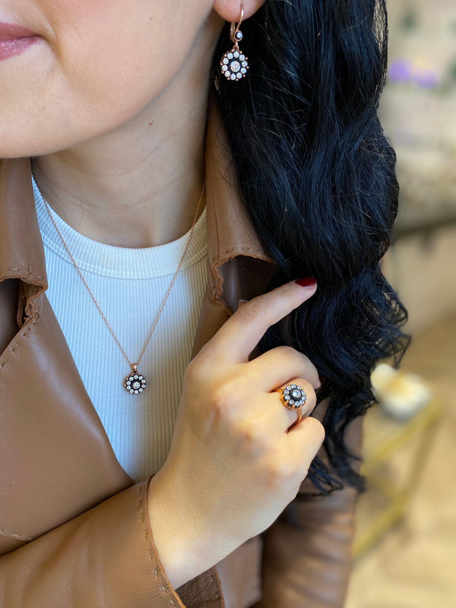 Kadın Gümüş Çiçekli Elmas Montür Set