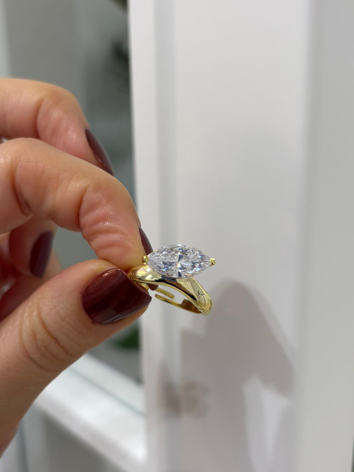 Kadın Gümüş Damla Taşlı Yüzük