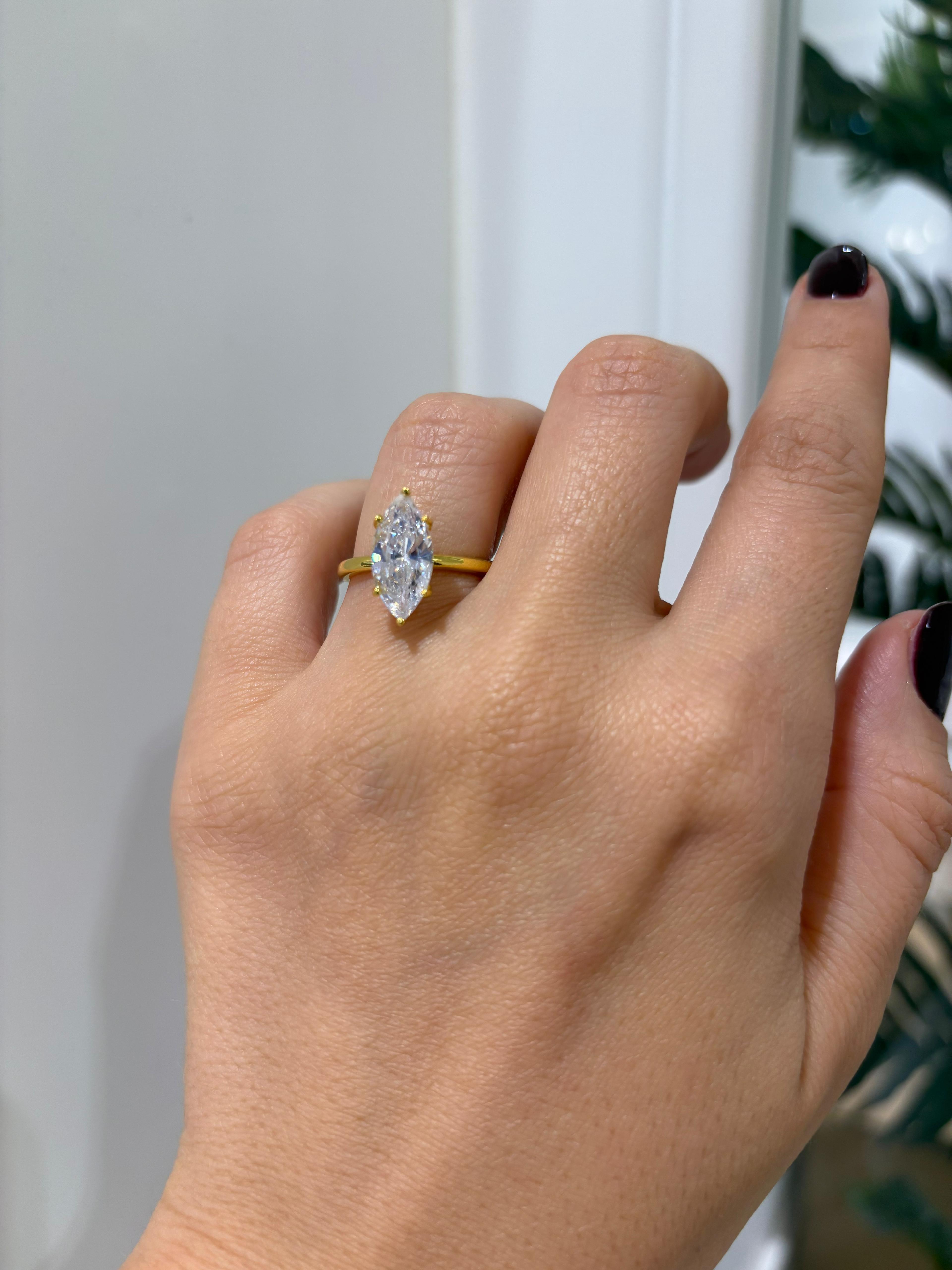 Kadın Gümüş Damla Tektaş Yüzük 