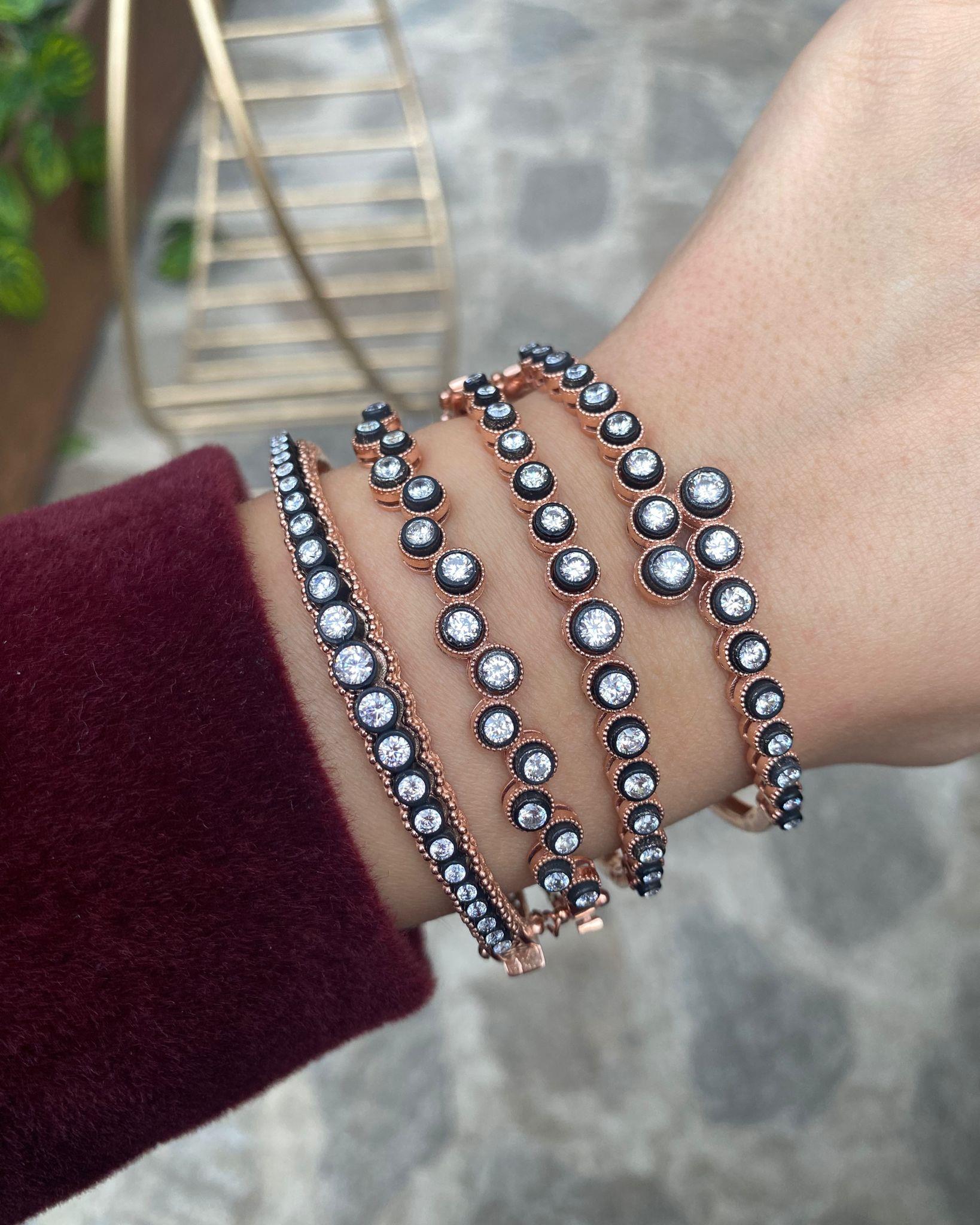 Kadın Gümüş Elmas Montür Kelepçeli Bileklik 3339