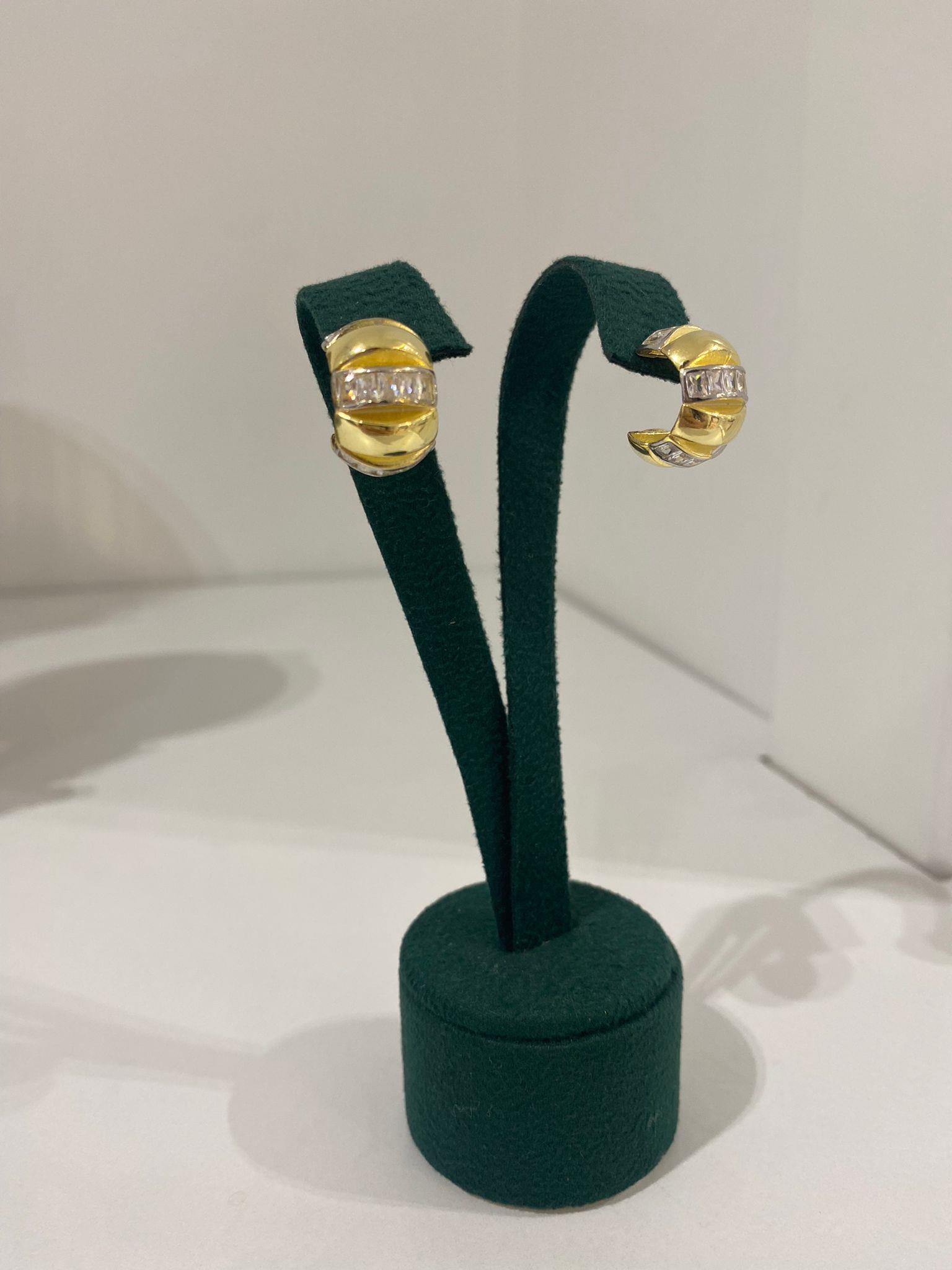 Kadın Gümüş Gold Bombeli Tasarım Küpe