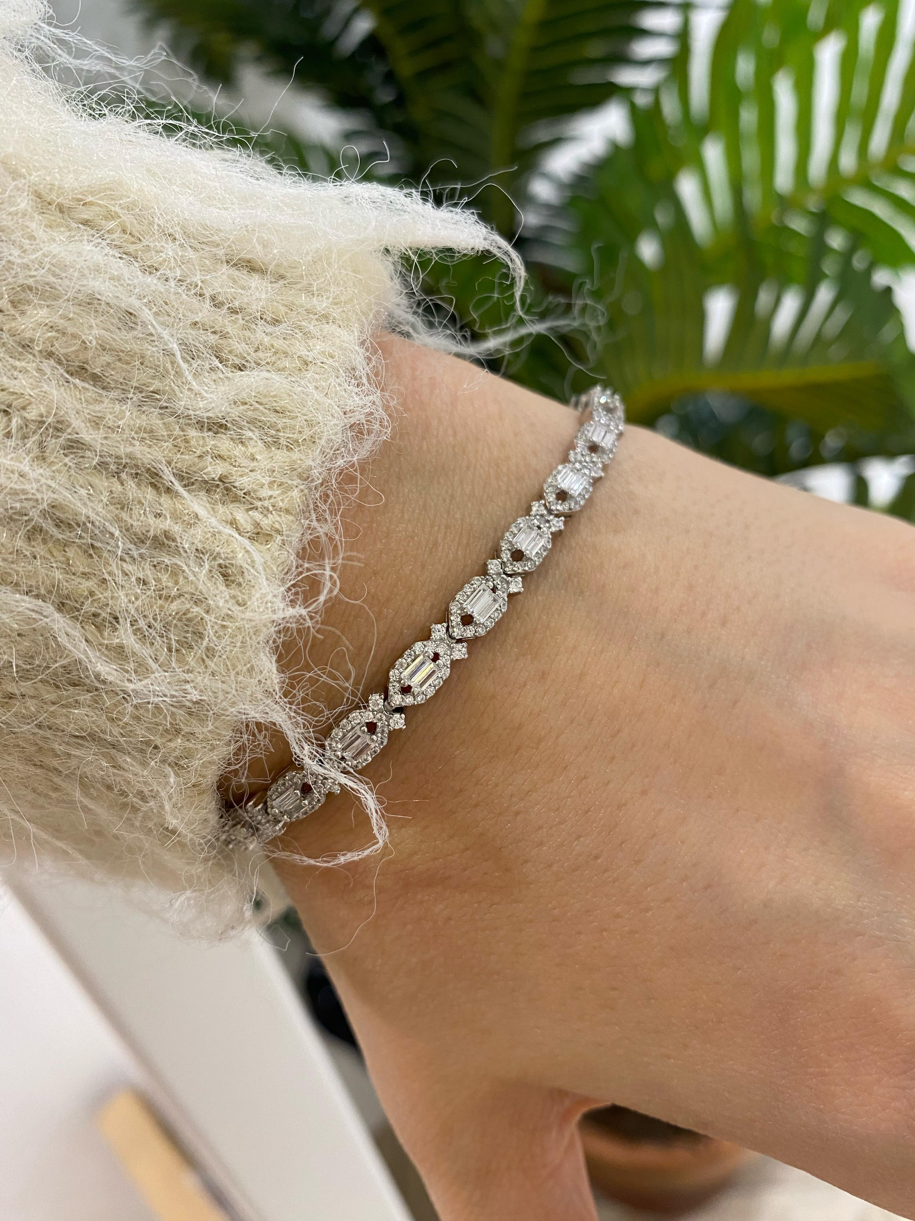 Kadın Gümüş İthal Baget Taşlı Bileklik