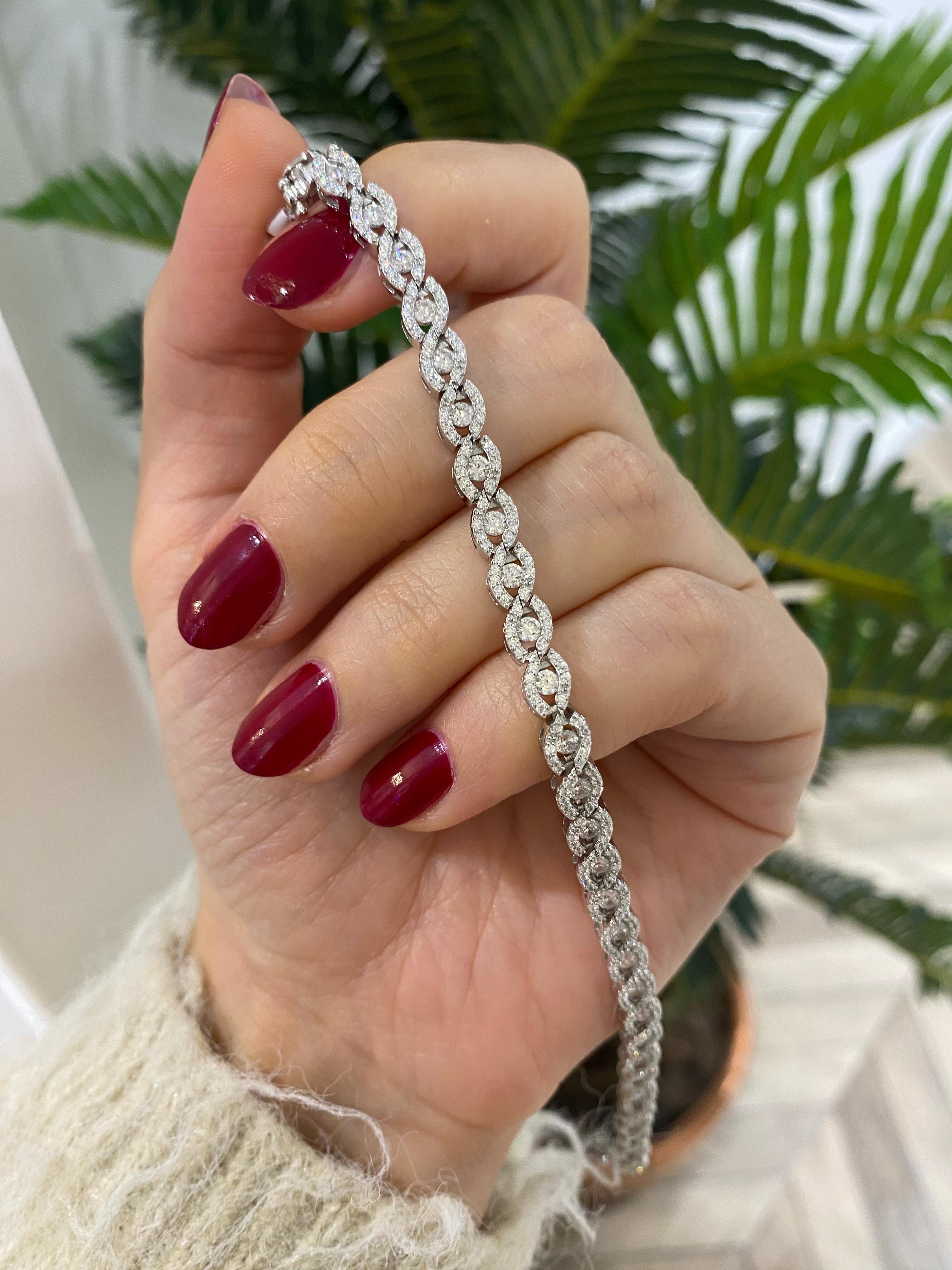 Kadın Gümüş İthal Zirkon Taşlı Bileklik