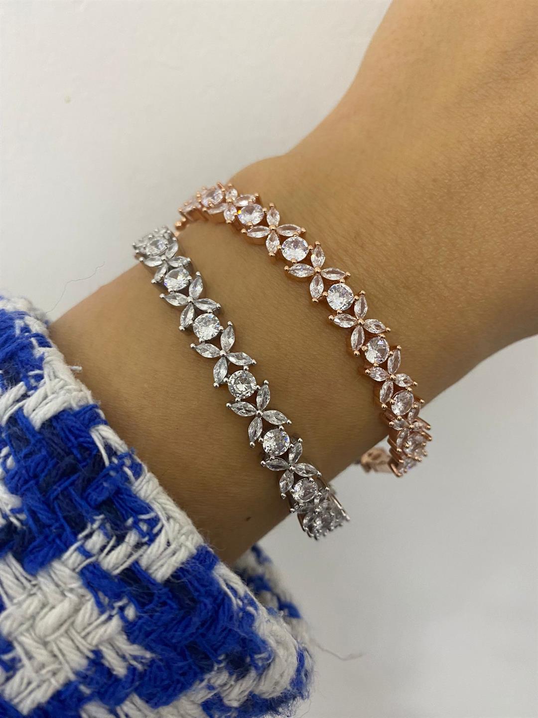 Kadın Gümüş Kelepçeli Markiz Çiçekli Bileklik