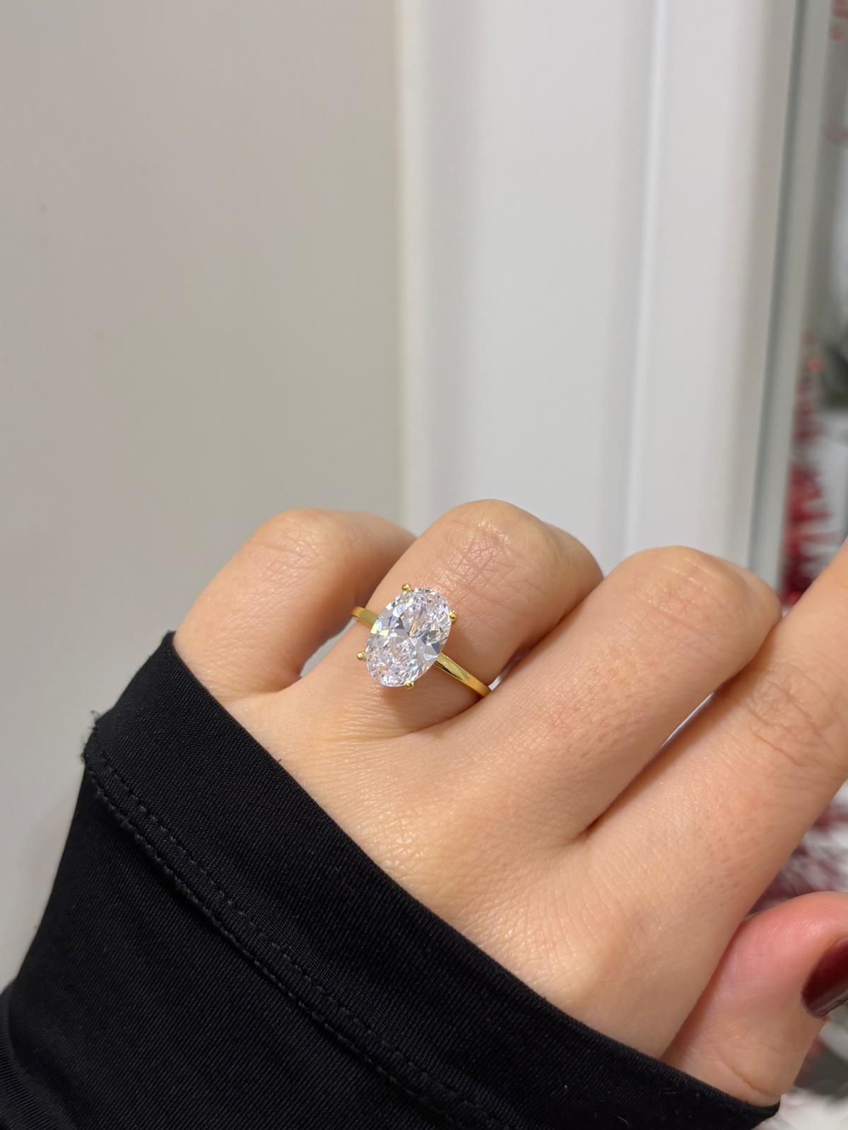 Kadın Gümüş Oval Kesim Tektaş Yüzük