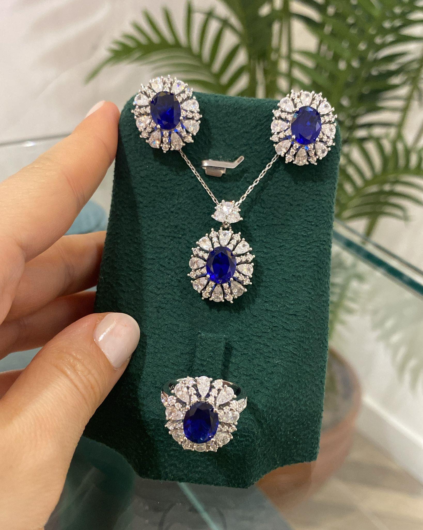 Kadın Gümüş Safir Taşlı Set Takımı