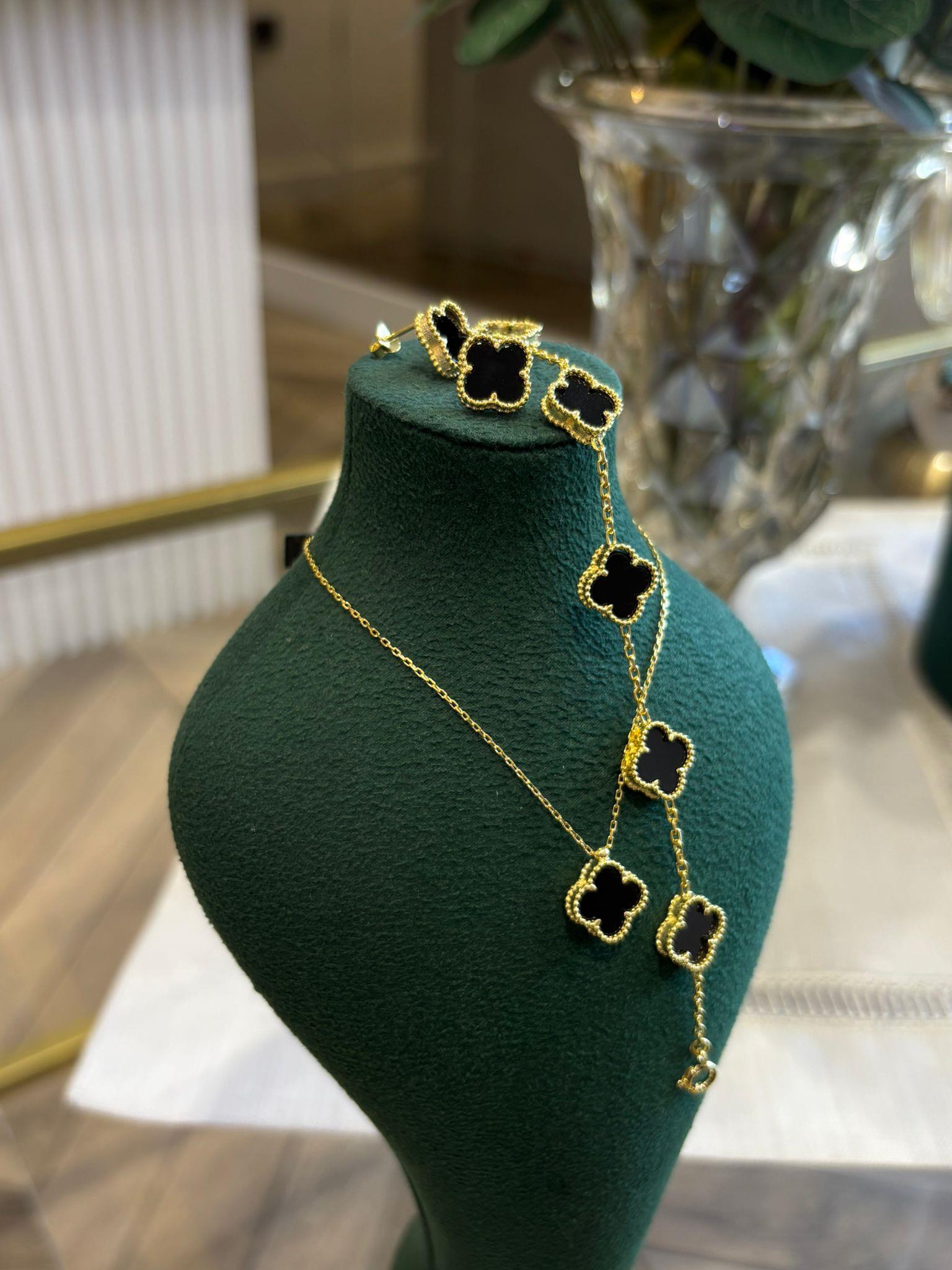 Kadın Gümüş Siyah Yonca Kolye ve Bileklik Küpe Seti