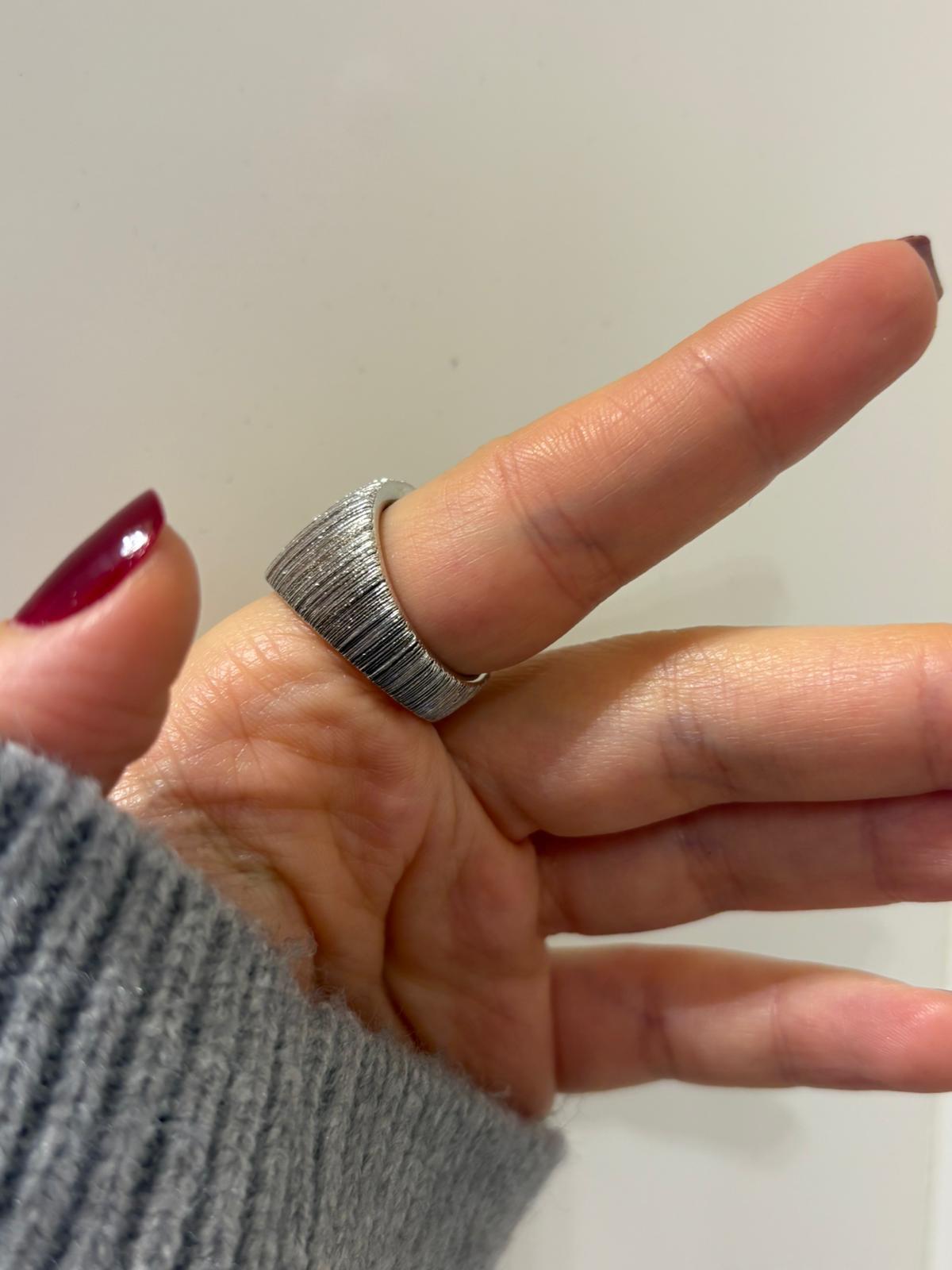 Kadın Gümüş Tasarım Yüzük