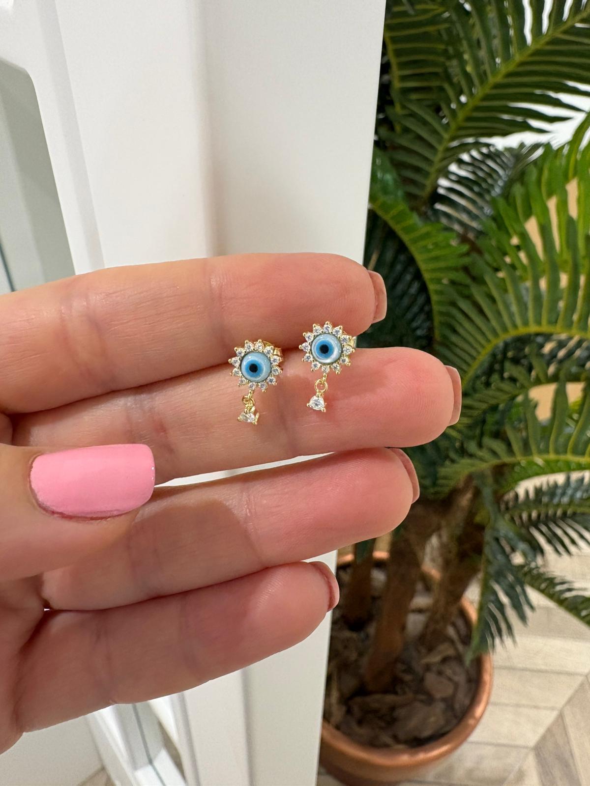 Kadın Gümüş Vidalı Göz Küpe