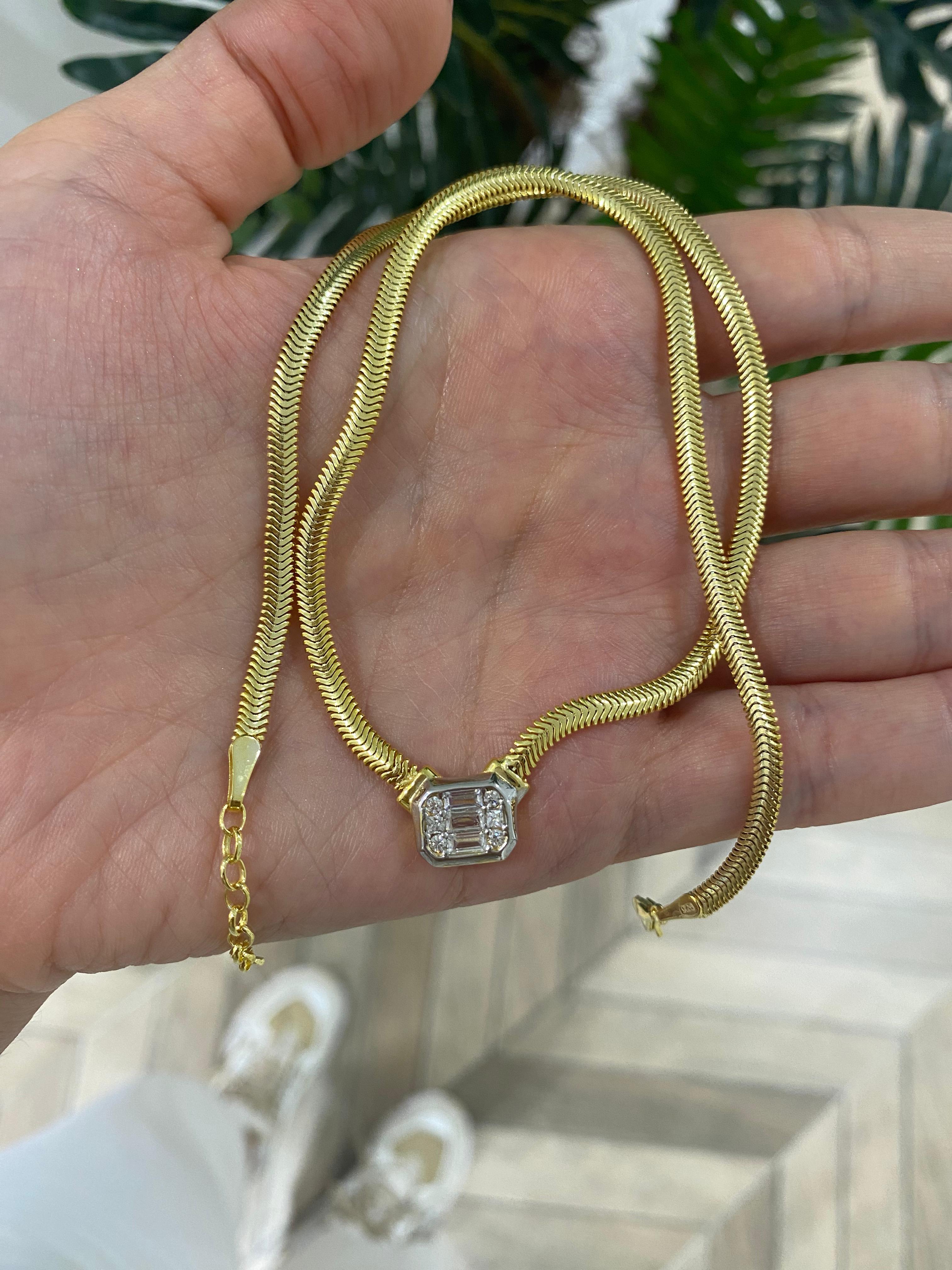 Kadın Gümüş Yassı Zincirli Baget Kolye