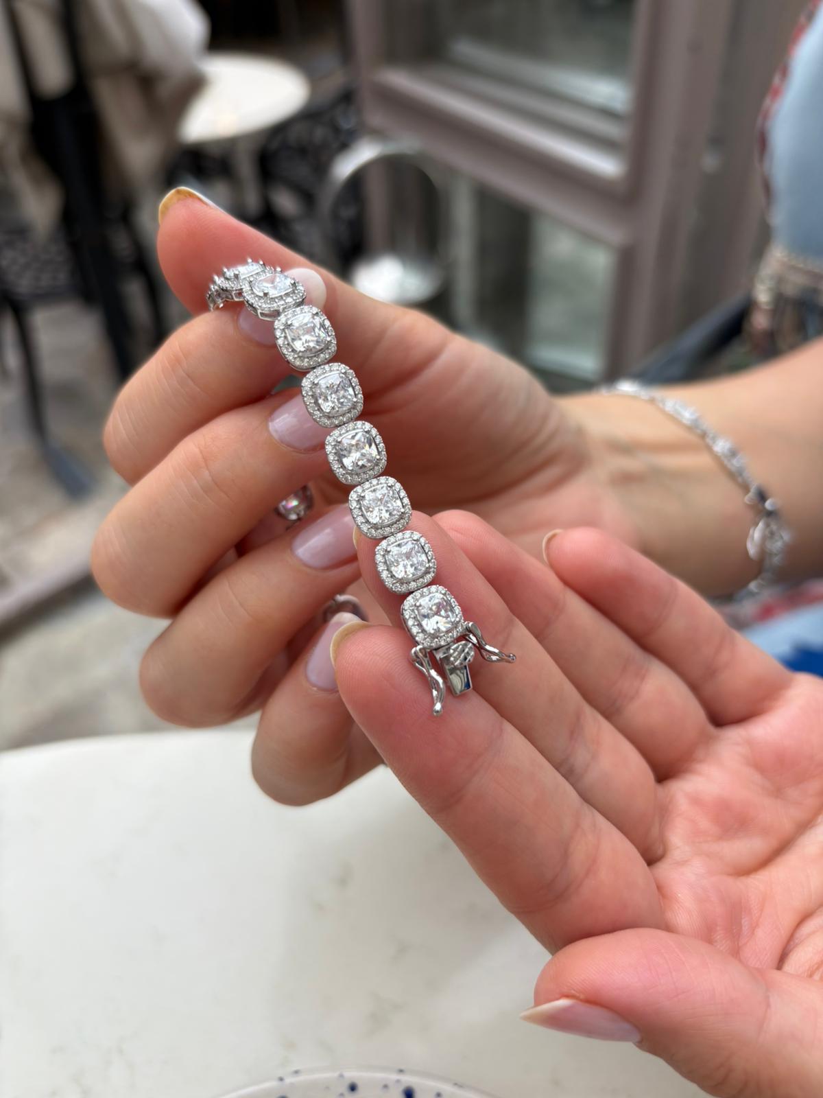 Kadın Gümüş Zirkon Taşlı Bileklik 