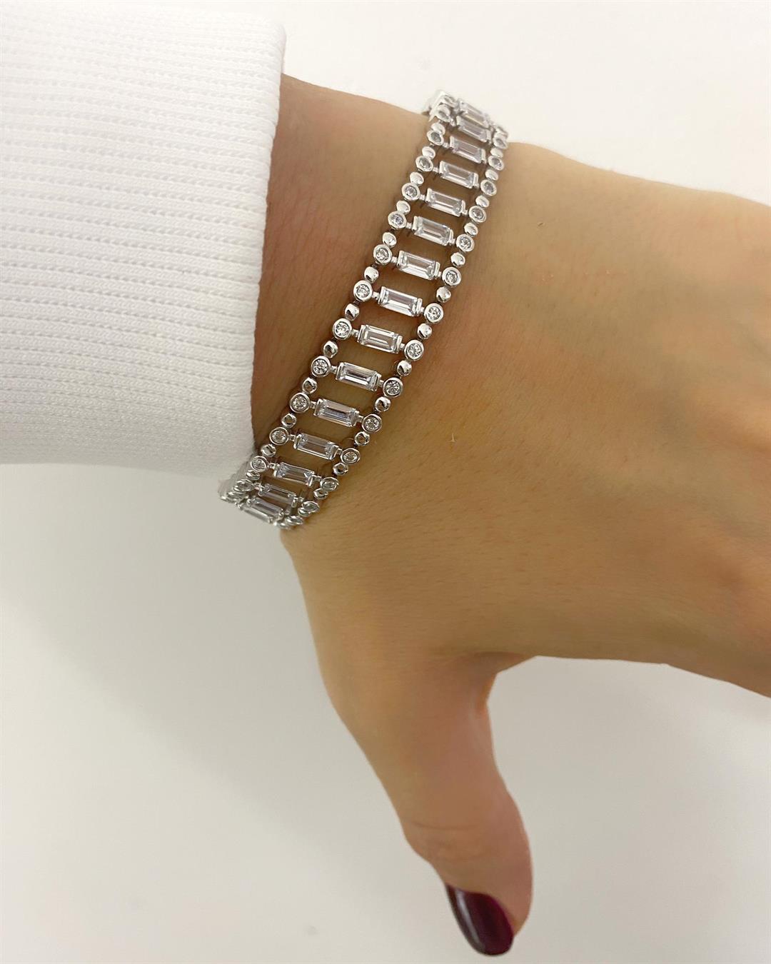 Kadın Gümüş Zirkon Taşlı Bileklik