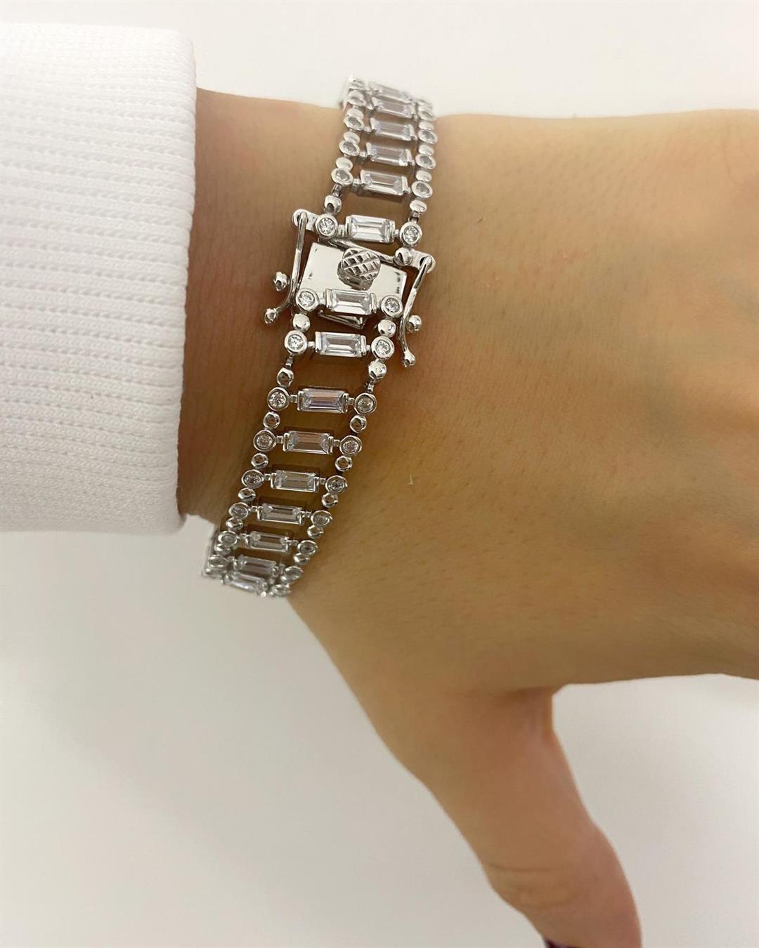 Kadın Gümüş Zirkon Taşlı Bileklik