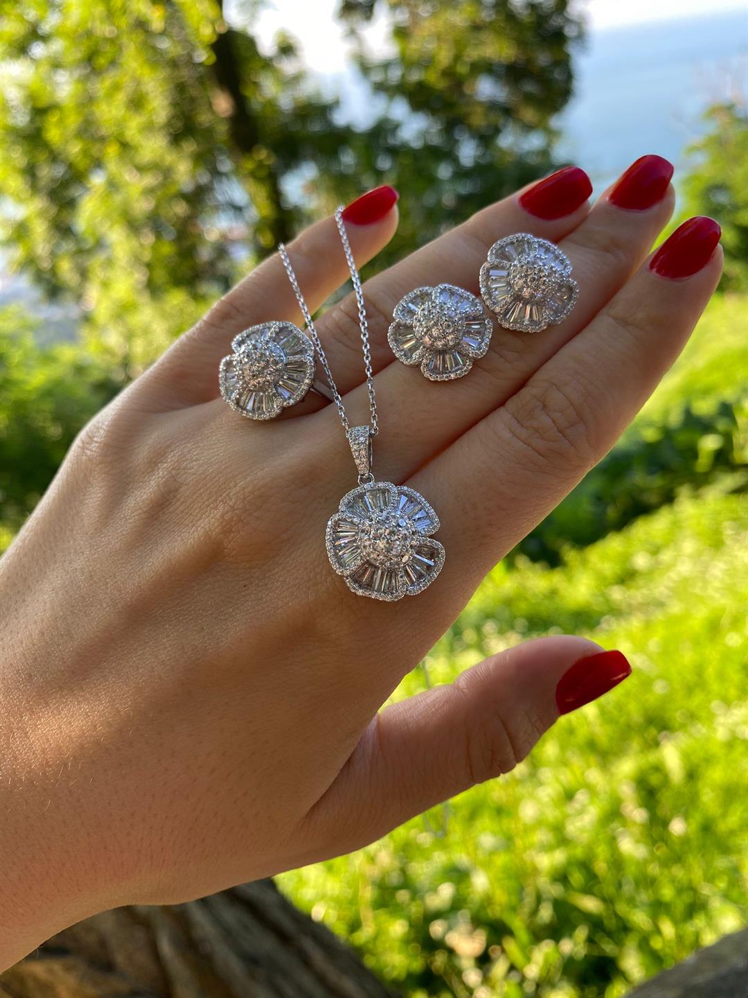 Kadın Gümüş Zirkon Taşlı Çiçek Set