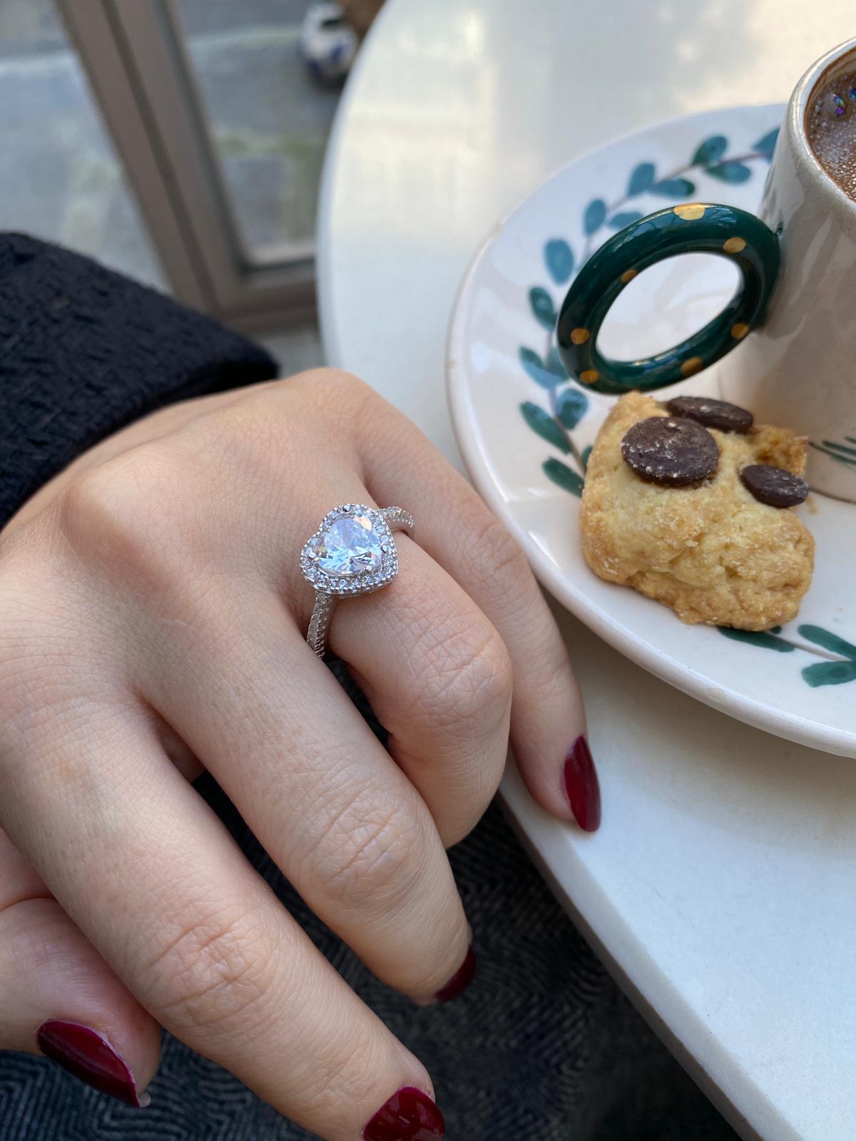 Kadın Gümüş Zirkon Taşlı Kalp Yüzük