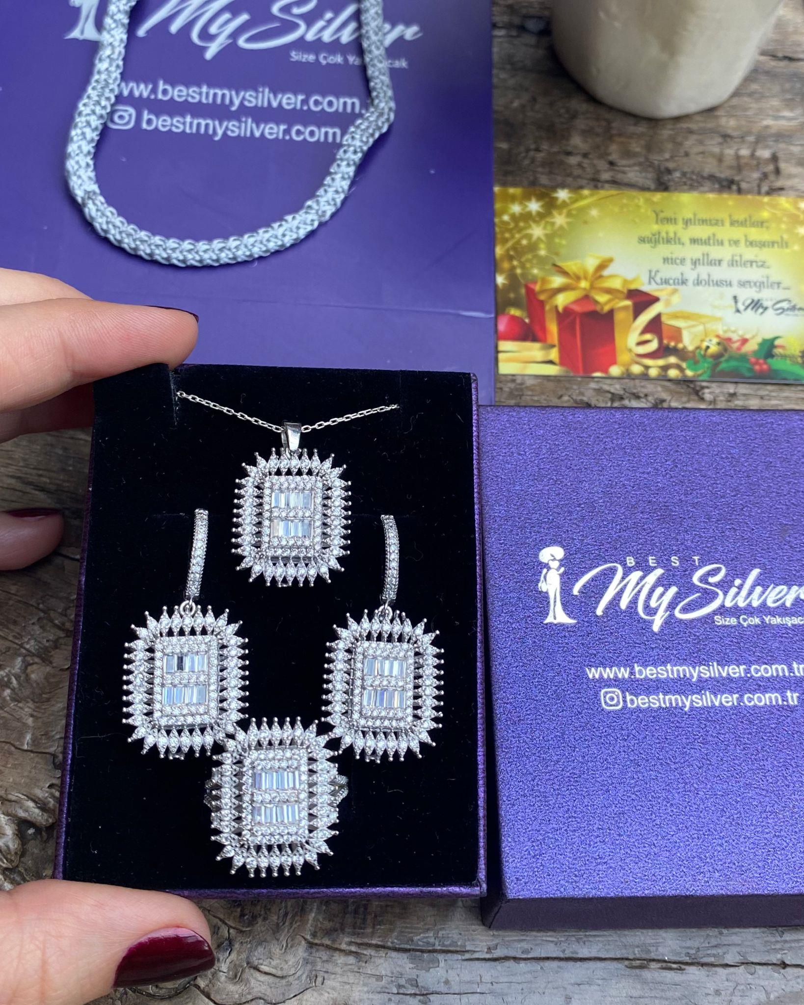 Kadın Gümüş Zirkon Taşlı Set Takımı