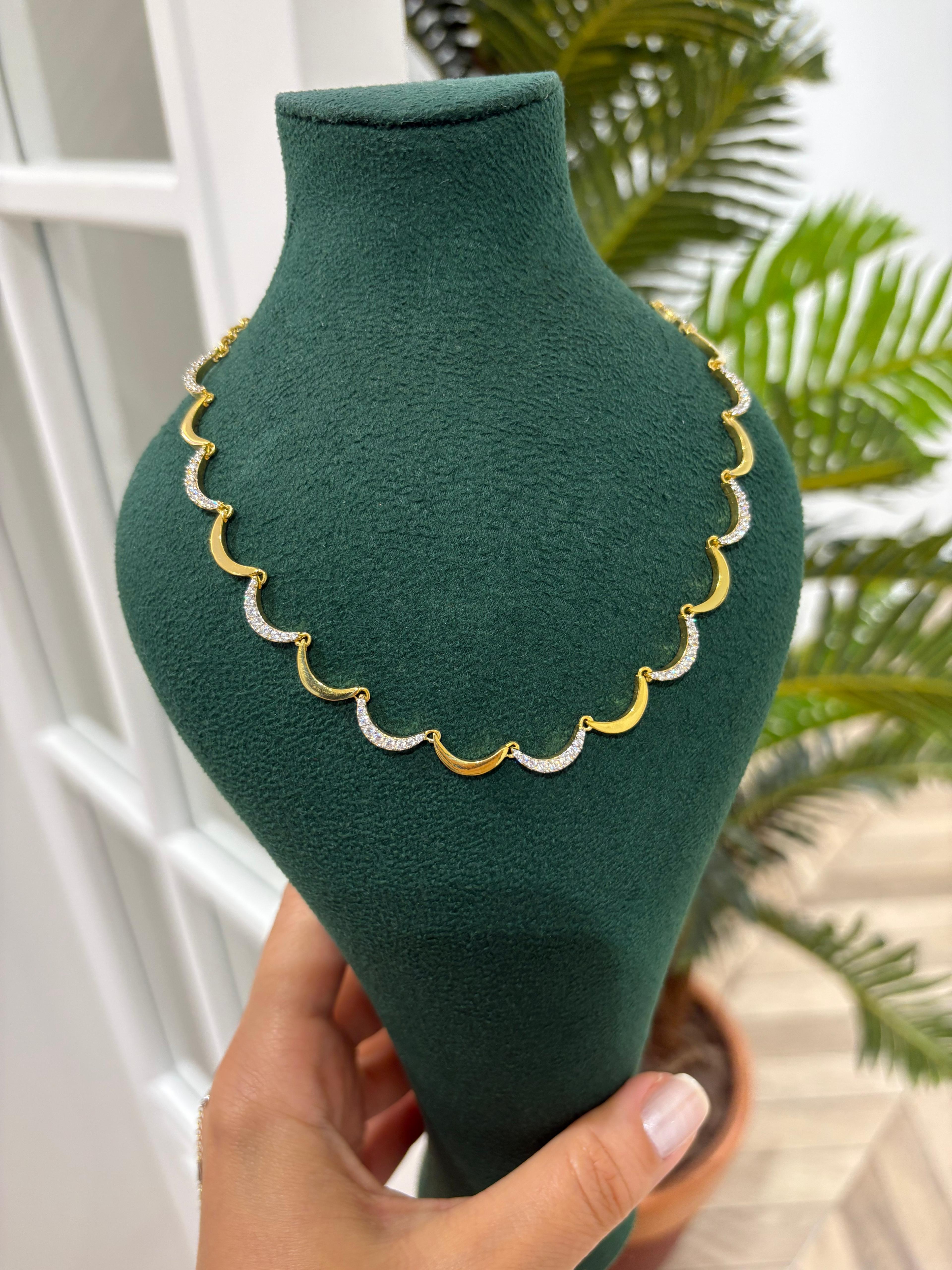 Kadın Gümüş Zirkon Taşlı Tasarım Kolye