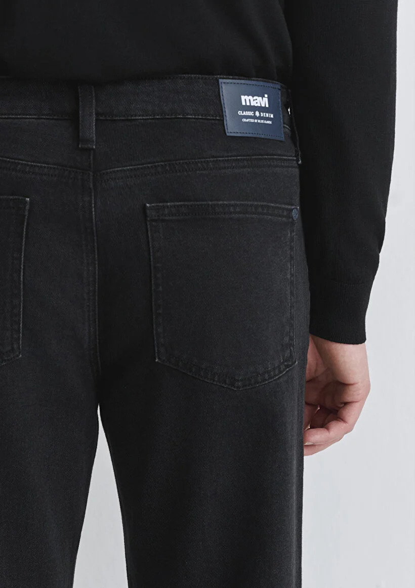Mavi Erkek M0019166-90642 MARLON Classic Denim Pantolon Yıkamalı Siyah Siyah