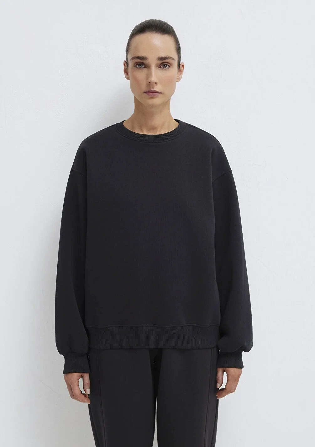 Mavi Kadın M1610198-900 Bisiklet Yaka Sweatshırt Siyah Mavi