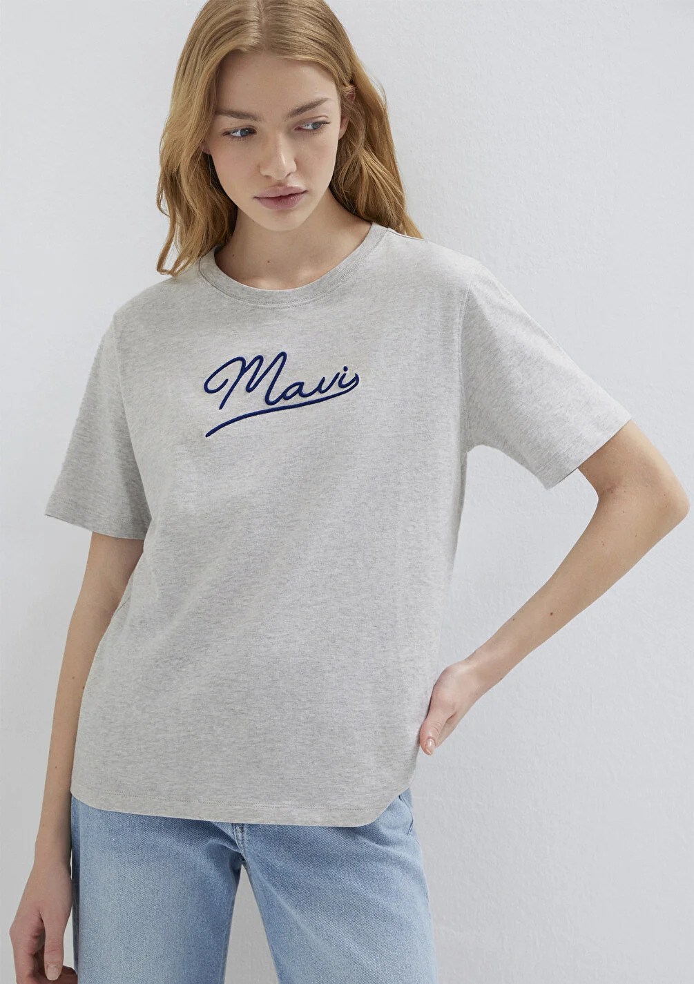 Mavi Kadın M1612421-87033 Mavı Jeans Baskılı Tişört Light Grey Mel Gri