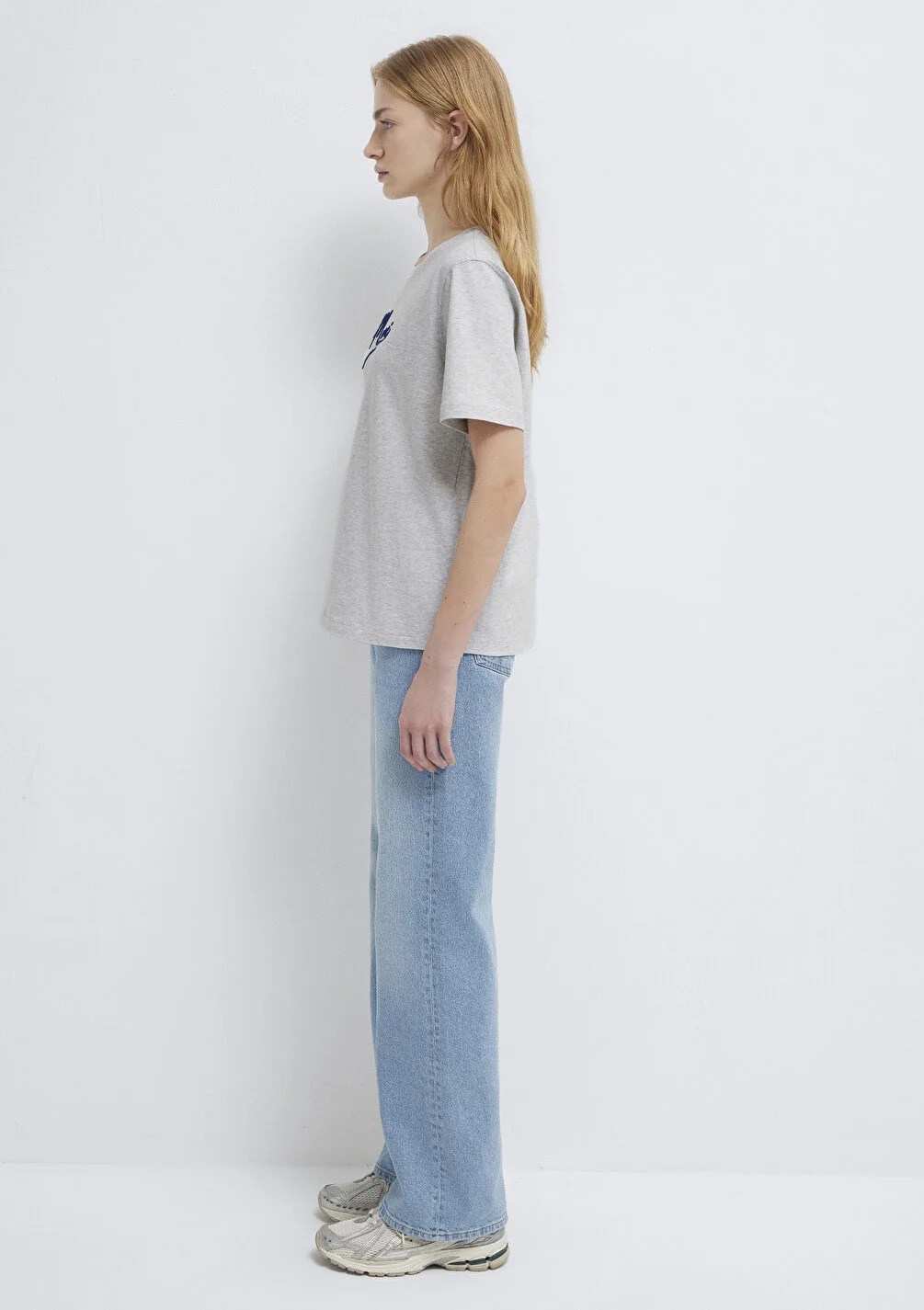 Mavi Kadın M1612421-87033 Mavı Jeans Baskılı Tişört Light Grey Mel Gri