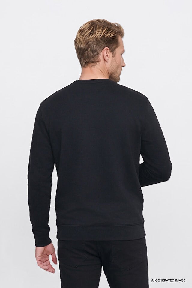 Wrangler Erkek W2520255001 Erkek Patch Logo Sweatshirt/Black Siyah