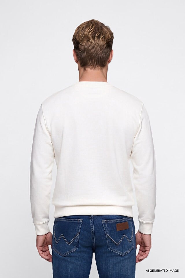 Wrangler Erkek W2520255W02 Erkek Patch Logo Sweatshirt Worn White Beyaz