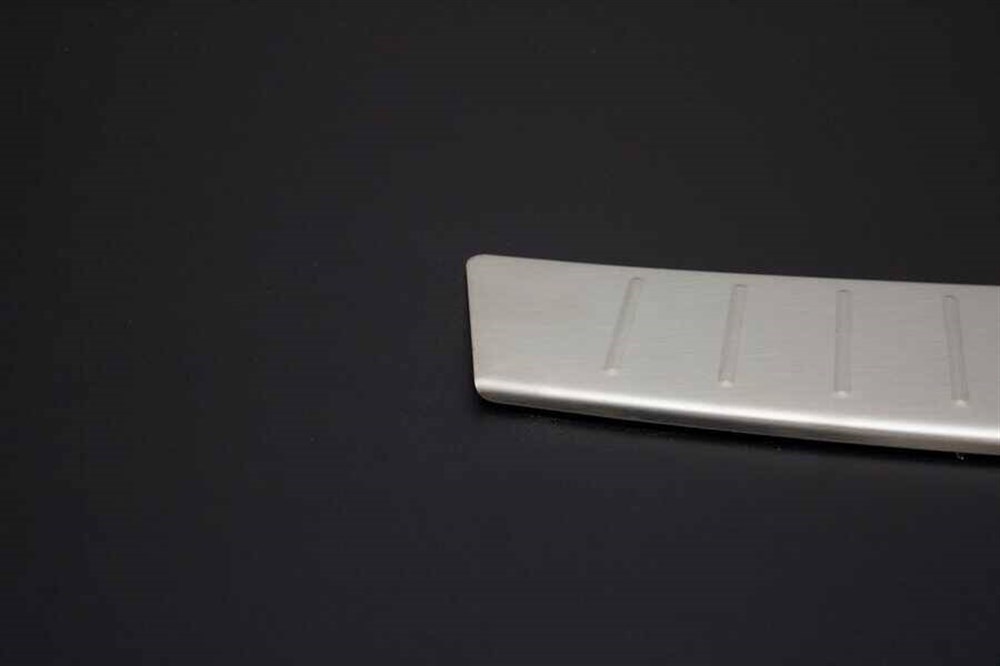 Bmw 1 Serisi E87 HB Krom Arka Tampon Eşiği Taşlı 2004-2011 Arası
