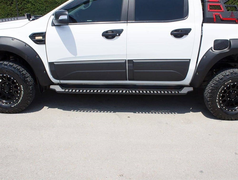 Mitsubishi L200 Dakar Yan Basamak Siyah V1 Işıksız 2015-2019 Arası