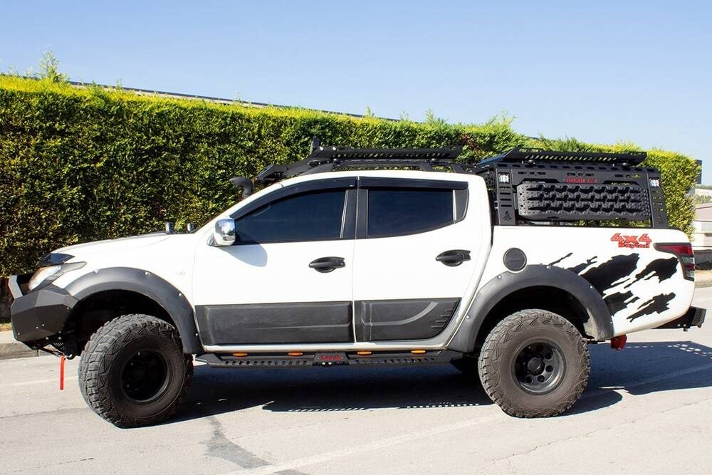 Mitsubishi L200 Dakar Yan Basamak Siyah V2 Işıklı 2015-2019 Arası