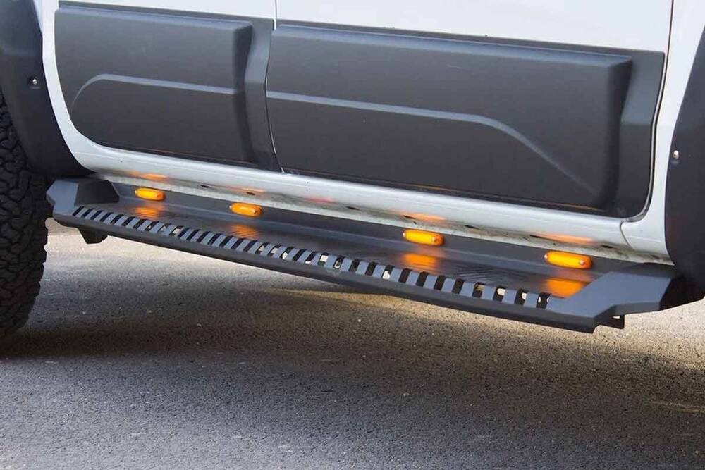 Mitsubishi L200 Dakar Yan Basamak Siyah V1 Işıklı 2020 ve Sonrası