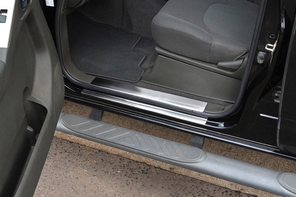 Nissan Navara Krom Kapı Eşiği 8 Parça 2006-2015 Arası