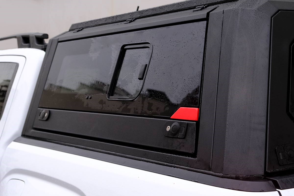 OMSA Toyota Hilux Omcap Camlı Kabin Paslanmaz Çelik Sürgülü Yan Camlar 2015 ve Sonrası