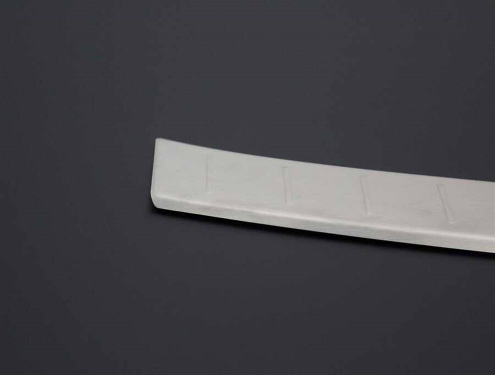 Renault Clio 5 Krom Arka Tampon Eşiği Taşlı 2019 ve Sonrası