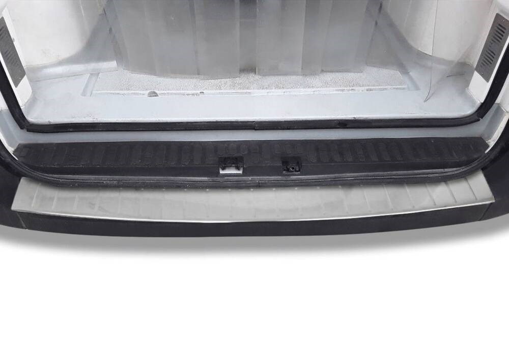 Renault Master Krom Arka Tampon Eşiği Taşlı 2010 ve Sonrası