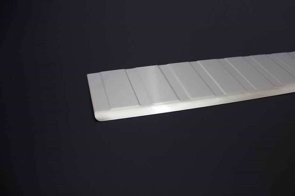 Renault Trafic 3 Krom Arka Tampon Eşiği Taşlı 2015 ve Sonrası