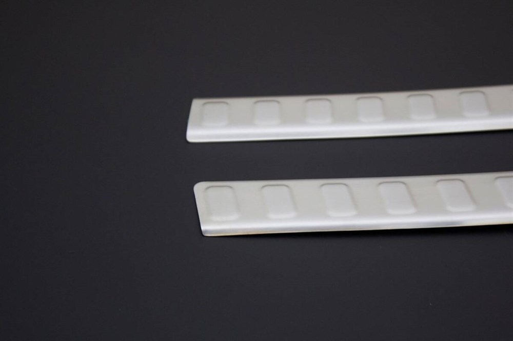 Suzuki Baleno Krom Arka Tampon Eşiği Taşlı 2018 ve Sonrası