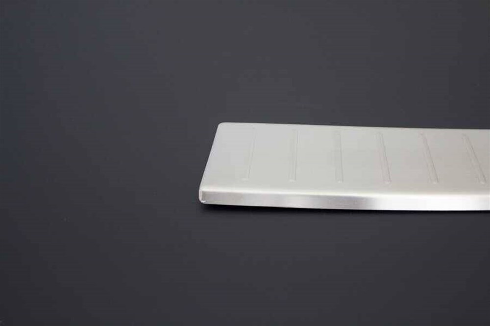 Toyota Auris 2 HB Krom Arka Tampon Eşiği Taşlı 2015-2018 Arası