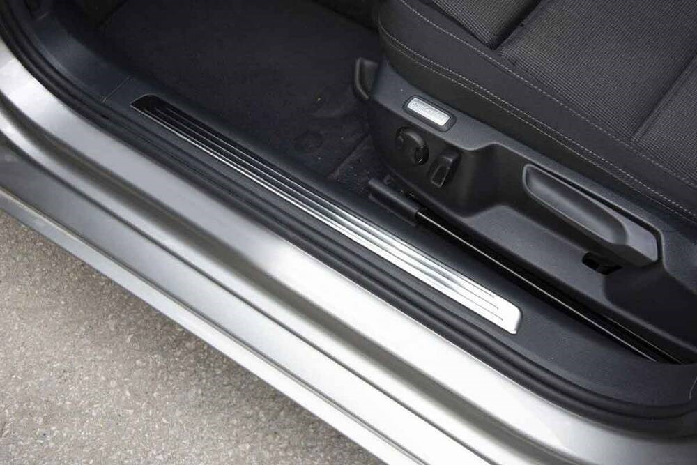 VW Passat B8 Krom İç Kapı Eşiği 4 Parça 2015 ve Sonrası