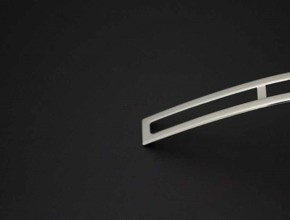 VW T6 Transporter Krom Arka Reflektör Çerçevesi Tek Kapı 2 Parça 2015 ve Sonrası