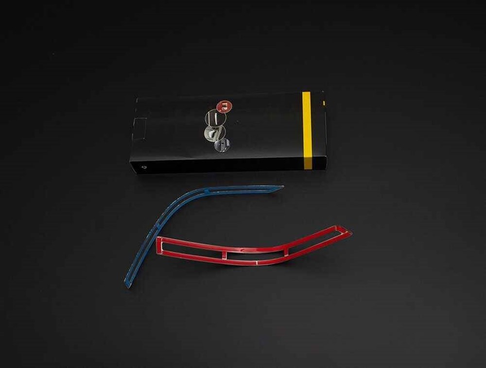 VW T6 Transporter Krom Arka Reflektör Çerçevesi Tek Kapı 2 Parça 2015 ve Sonrası