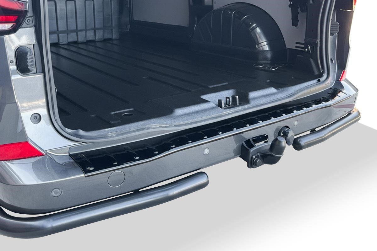 VW T7 Transporter Arka Tampon Eşiği Parlak Plastik 2024 ve Sonrası
