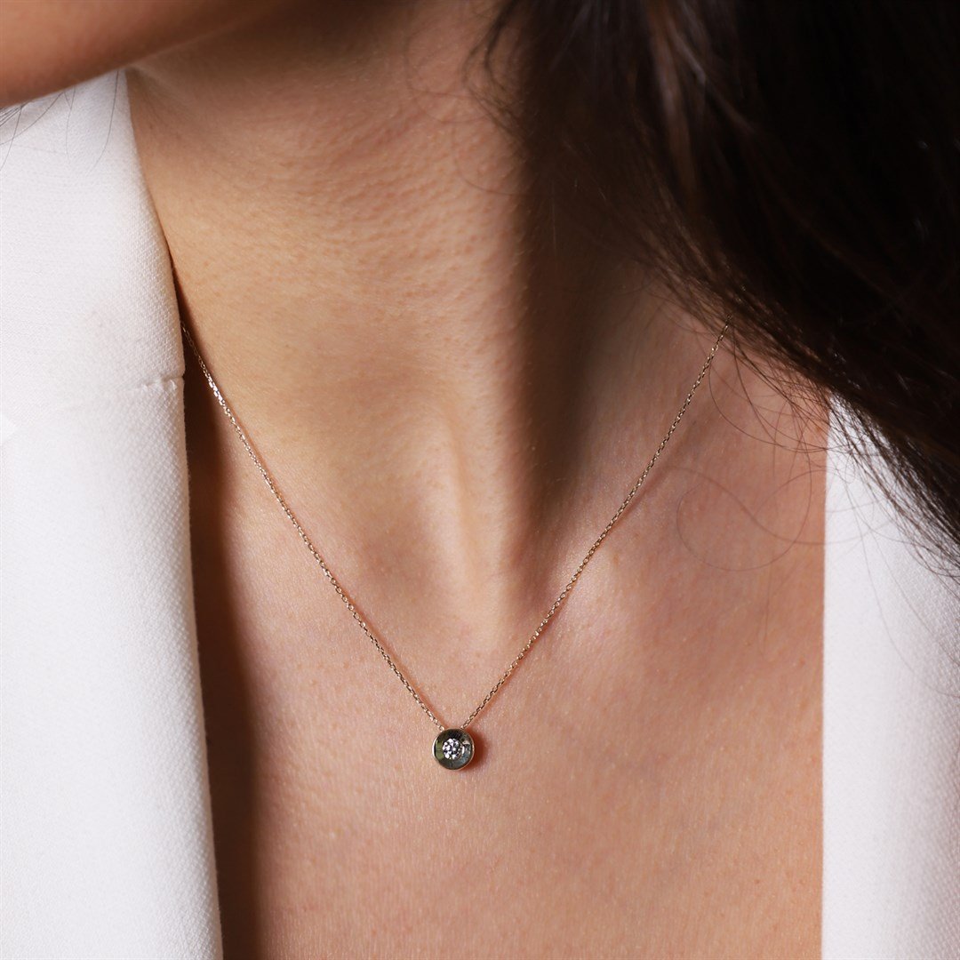 KolyeTek Taşlı Üçgen Altın Kolye  - Penna Jewels