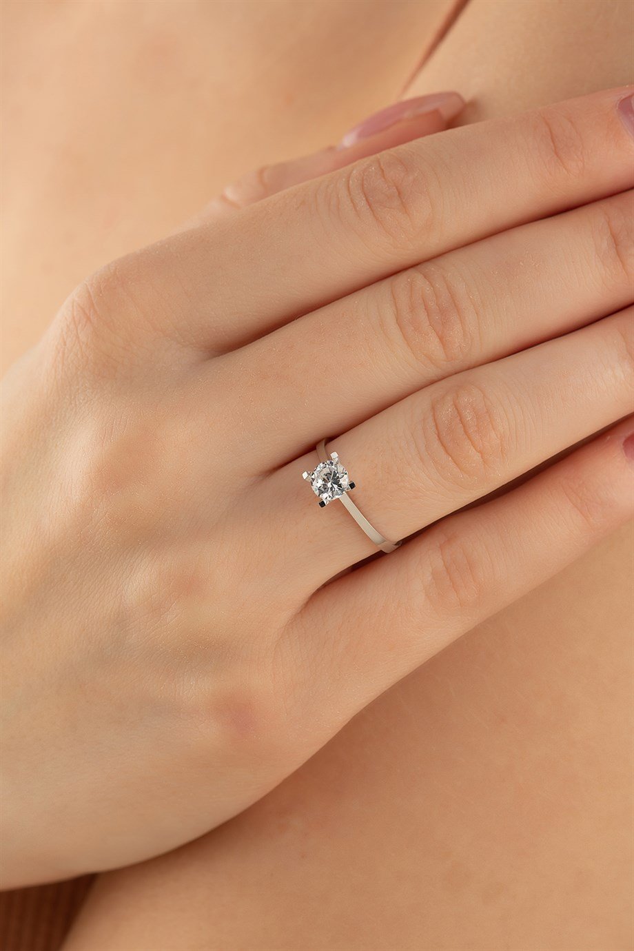  8 Ayar Altın Tektaş Yüzük