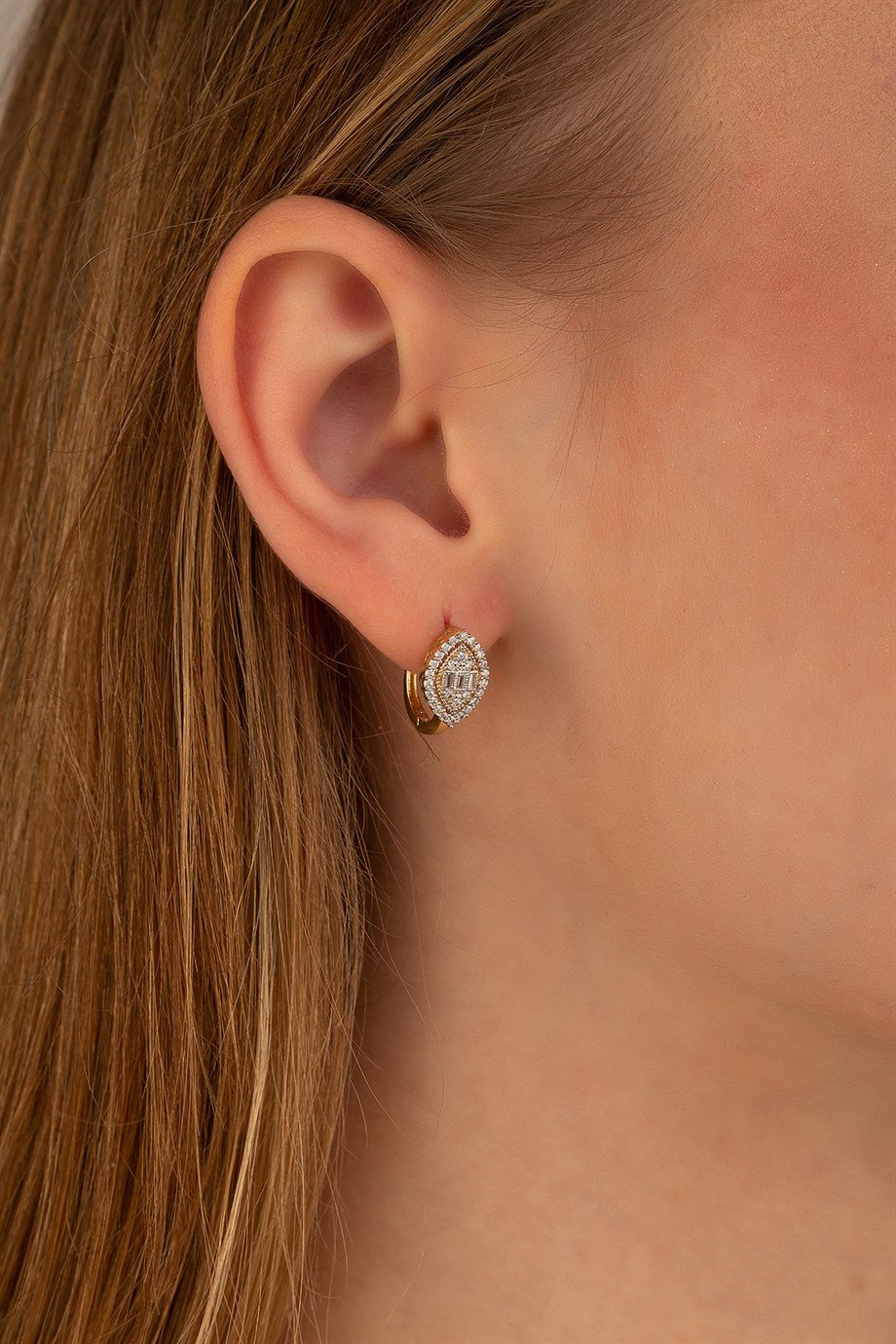 14 Ayar Altın Badem Model Baget Taşlı Set